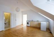 Kompakt Wohnen im großen Stil! Dachgeschosswohnung im obersten Liftstock einer Stadtvilla!