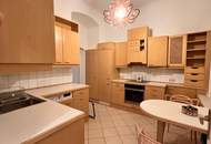 "Altbaujuwel in Bestlage der Josefstadt 2 Zimmer & hohe Decken"