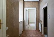 HOFRUHELAGE mit GRÜNBLICK | Sanierungsbedürftiger Altbau | Ca. 8,5 m² Balkon-Option (baubewilligt) | Nähe Einsiedlerpark, U4 Margaretengürtel, künftiger U2-Station Reinprechtsdorfer Straße