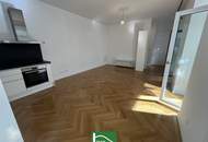 CHARMANTES INNERSTÄDTISCHES WOHNEN IN BEGEHRTER RUHELAGE! ALTBAU-WOHNUNG MIT TERRASSE &amp; GARTEN &amp; ATRIUM! HOFRUHELAGE! SANIERT! Hochwertig inkl. Küche! Gelungener Grundriss!