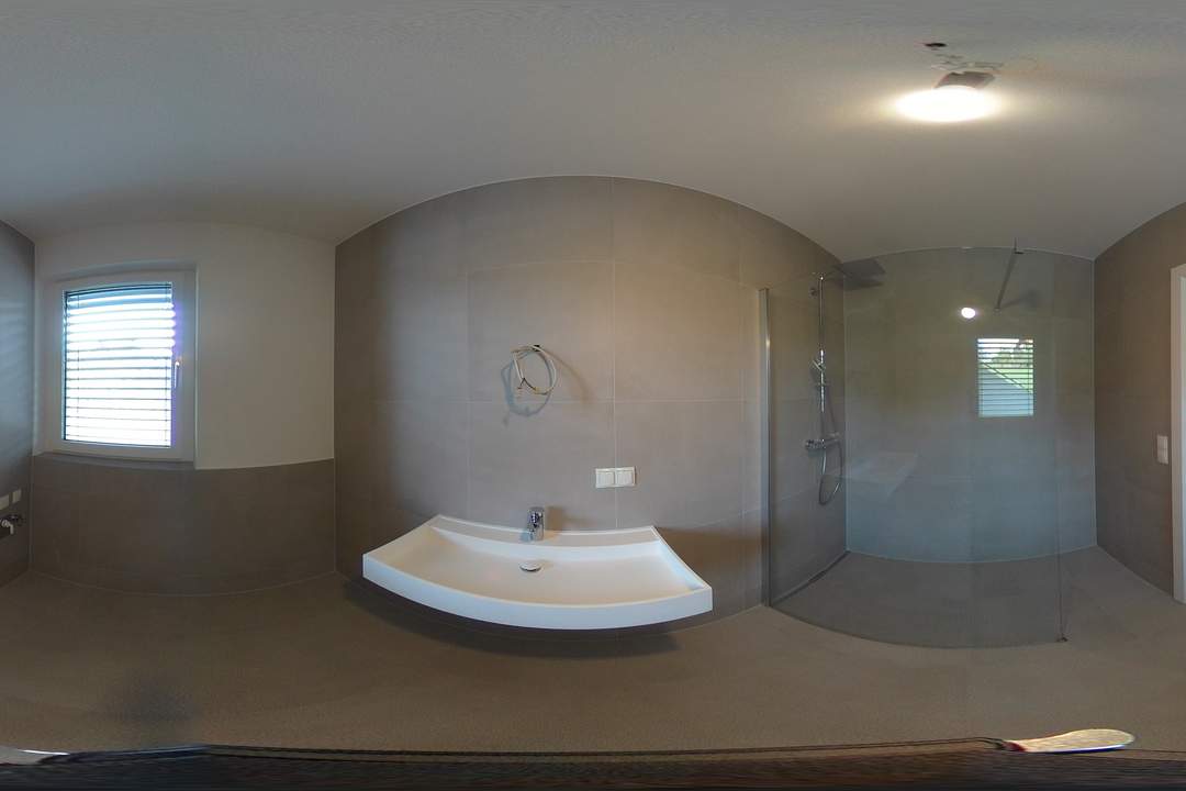 Exklusive 3-Zimmer-Gartenwohnung mit zwei PKW-Abstellplätzen