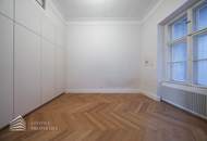 Exklusive 4-Zimmer-Altbau Nähe Oper