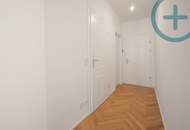Kompakte Altbauwohnung mit Balkon