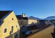 Wohnjuwel mit 4 Zimmern, Balkon und Schlossblick Barrierefrei, in zentraler Lage, mit Tiefgarage und Balkon und vielen Extras!