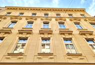 WOW! Stylischer Wohntraum im Dachgeschoss! Frisch saniert + Ruhelage + Traumhaftes Altbauhaus + Hofseitige Terrasse + U-Bahn ums Eck + Beste Infrastruktur und Anbindung!