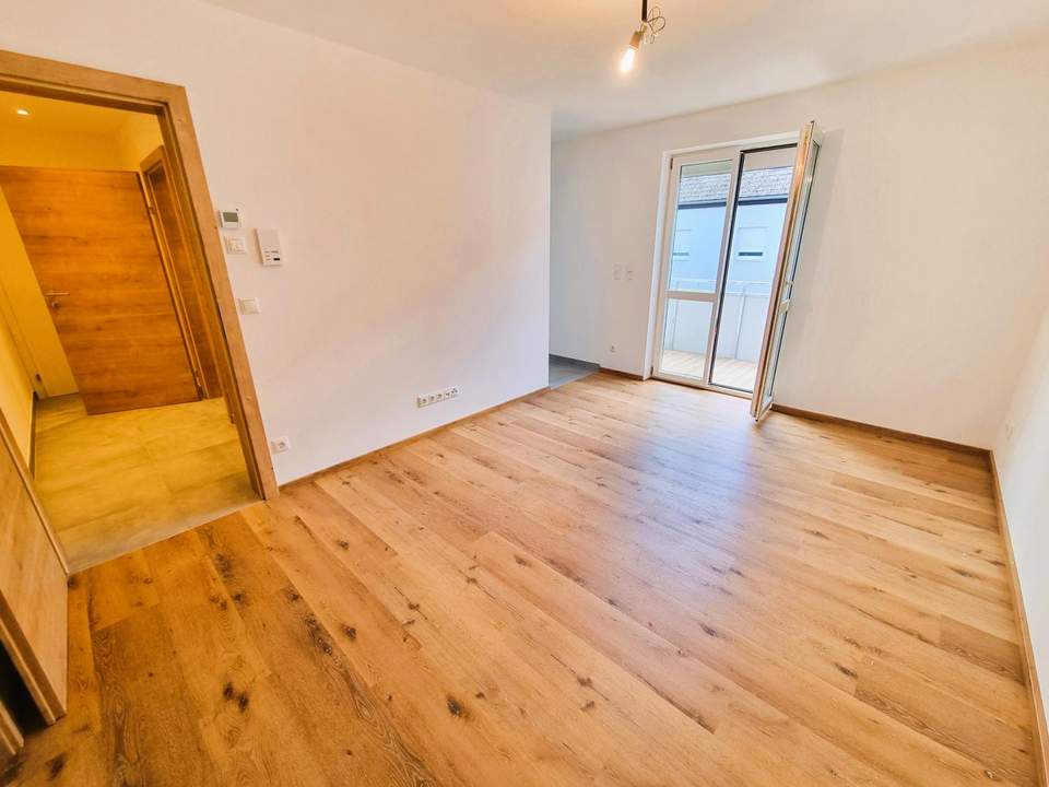 Generalsanierte 2-Zimmer-Wohnung mit Westbalkon in ruhiger Lage!
