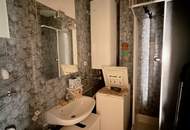 sanierungsbedürfige 2-Zimmer-Wohnung mit Loggia in der Südstadt!