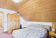 Zweistöckige Dachgeschosswohnung mit 5 Zimmern