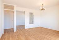 Frisch renovierte 2-3 Zimmer Wohnung mit Balkon und Tiefgaragenplatz im begehrten Salzburger Lichthaus
