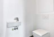 HOFLAGE mit BALKON! Luxus-Erstbezug mit 3,30 m Raumhöhe im 1. Obergeschoß