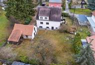 Haus mit Sanierungsbedarf auf großem Grundstück in perfekter Wohngegend