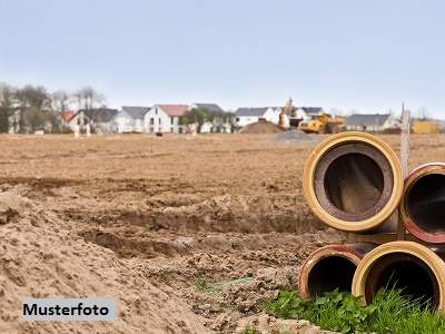 Entwicklungsgrundstück mit Hallenbestand und Abbruchgenehmigung