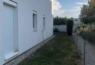 SELTENE GELEGENHEIT AUF EINE NEUWERTIGE GARTENWOHNUNG IN RUHIGER, BESTER WOHNLAGE IM HERZEN VON ABSDORF MIT DIREKTER BAHNANBINDUNG