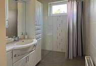 "Coole Liegenschaft - überdachtes Pool inklusive!"