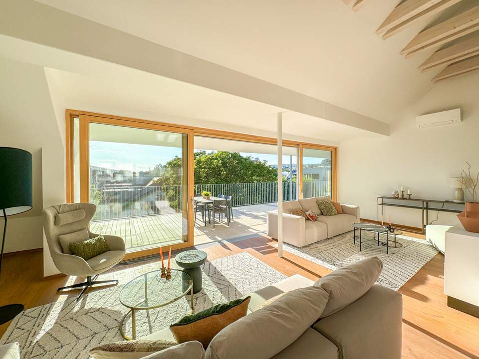 Elegante Dachgeschoßwohnung im Herzen des 14. Bezirks – Exquisite Ausstattung und großzügige Fläche