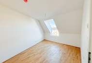 WUNDERSCHÖNE DACHGESCHOSSWOHNUNG *INKL. EINBAUKÜCHE* - SOFORT BEZIEHBAR -