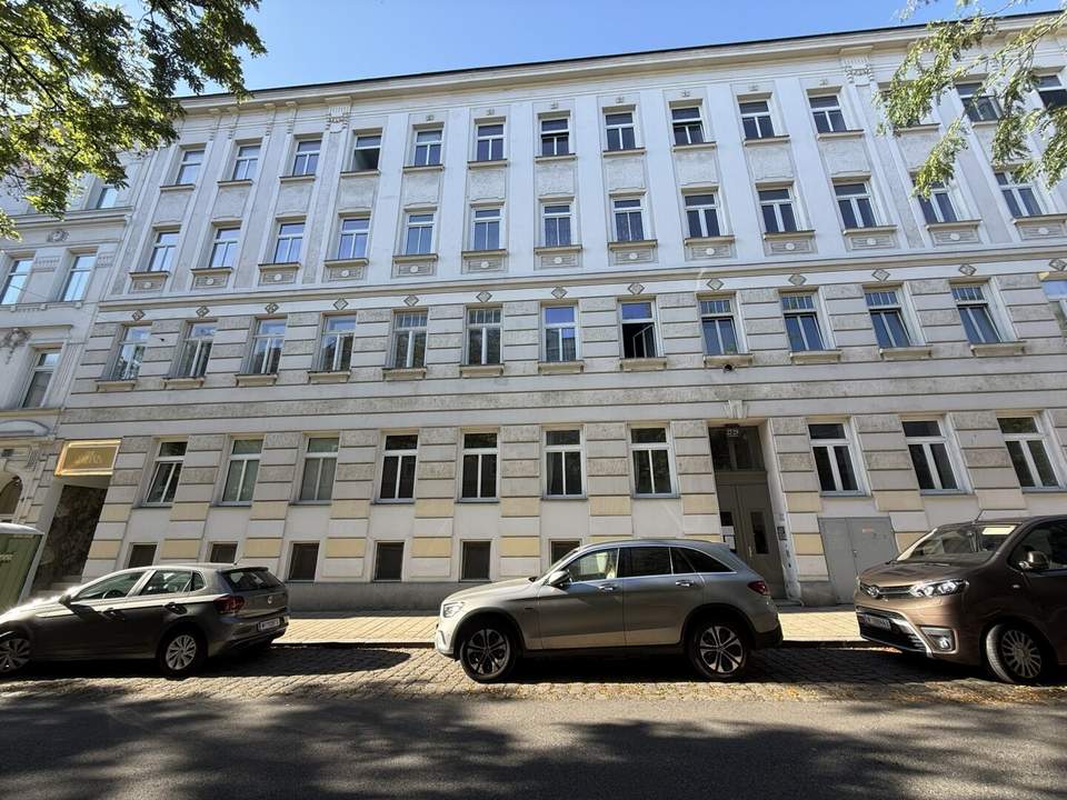 Sanierungsbedürftige 4 Zimmerwohnung 400 Meter vom Bahnhof Hernals entfernt (zukünftige U5 Station)