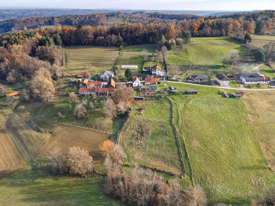 Kleinlandwirtschaft und Bauland in idyllischer Lage!