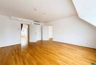 Klimatisierte 4-Zimmer DG-Maisonette mit Terrasse nahe Schottentor (optional mit PKW-Stellplatz)