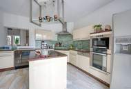 Viel Platz in beliebter Wohngegend, der Attersee nicht weit und riesiger Traumgarten!