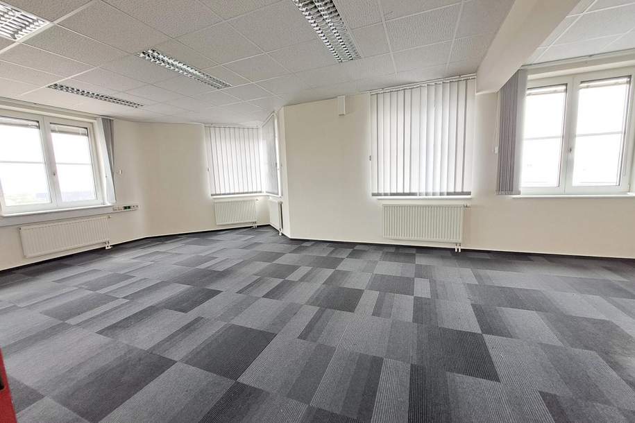 Büroflächen von ca. 100m² -270m², im Gewerbegebiet! neben der Autobahnauffahrt der S33, Gewerbeobjekt-miete, 2.446,49,€, 3105 Sankt Pölten(Stadt)
