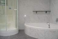 Helle 3,5-Zimmer-Wohnung mit Wintergarten, Loggia &amp; TG-Platz