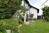 Einladendes Zweifamilienhaus in Kalsdorf bei Graz! Separate Einheiten und TOP Ausstattung, ein echtes Highlight! Finanzierung ohne Eigenkapital möglich und leistbare Rückzahlung mit flexibler Laufzeit. Jetzt Ihr Traumhaus entdecken!