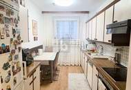 ELEGANT MÖBLIERT, MODERNISIERT UND PERFEKT GESCHNITTEN, MIT BALKON, TIEFGARAGENPLATZ UND VIEL KOMFORT