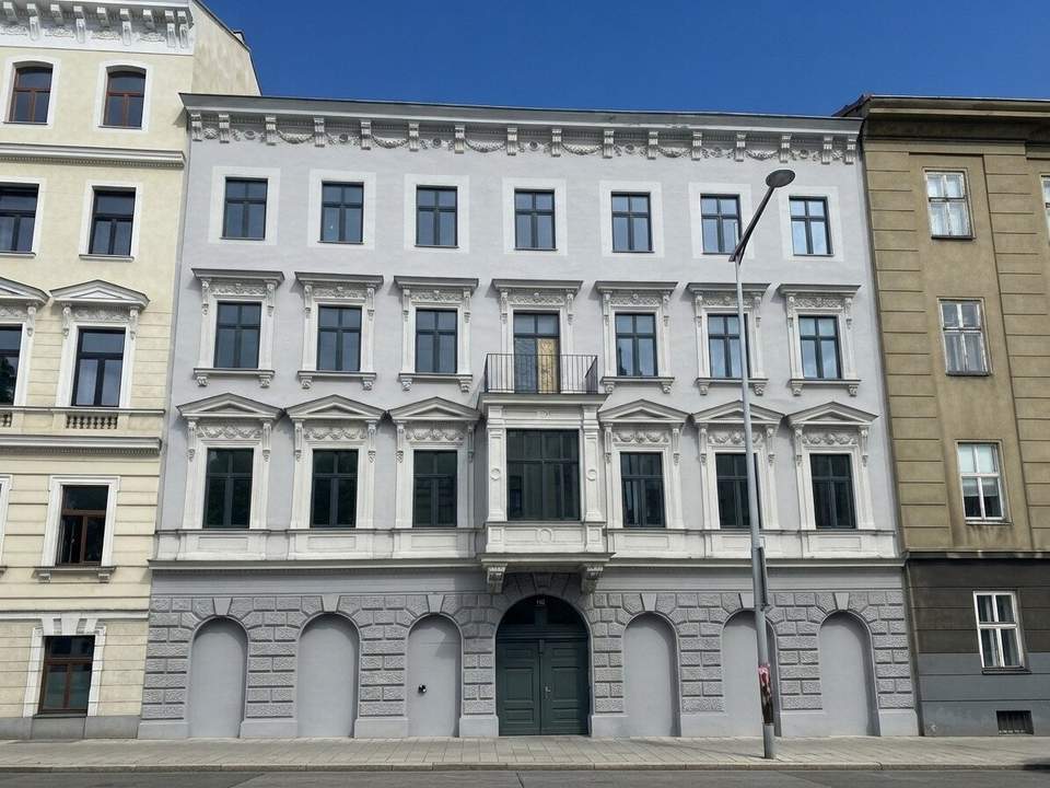 Sanierungsbedürftige Altbauwohnung mit Charme und Potential