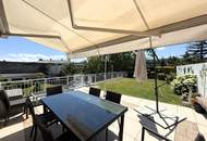 Viel barrierefreier Wohnraum, Platz für gemeinsame Werte und Indoor-Pool // Much barrier-free living-space, room for shared values, and indoor pool //