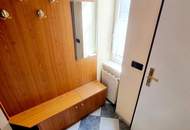 Entzückende Altbauwohnung mit Sanierungsbedarf! Balkon optional möglich! Grüner Innenhof + Ruhelage + Schönes Altbauhaus! Jetzt selbst gestalten und einziehen!