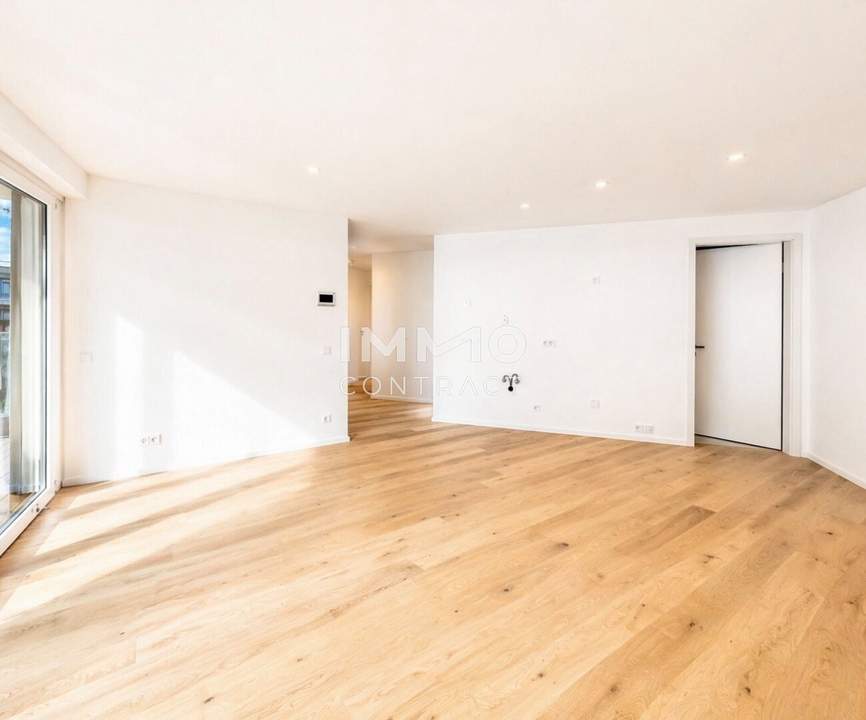 LAXURY: 6. Floor directly at the main train station - Commission-free