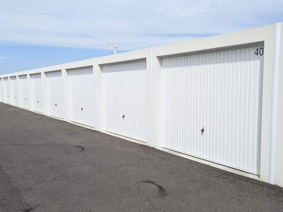 "Garagenplätze nahe Brünnerstraße"