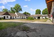 "Großzügiges Grundstück mit Pferdehof und sanierungsbedürftigem Haus – nur Minuten von Wien entfernt"