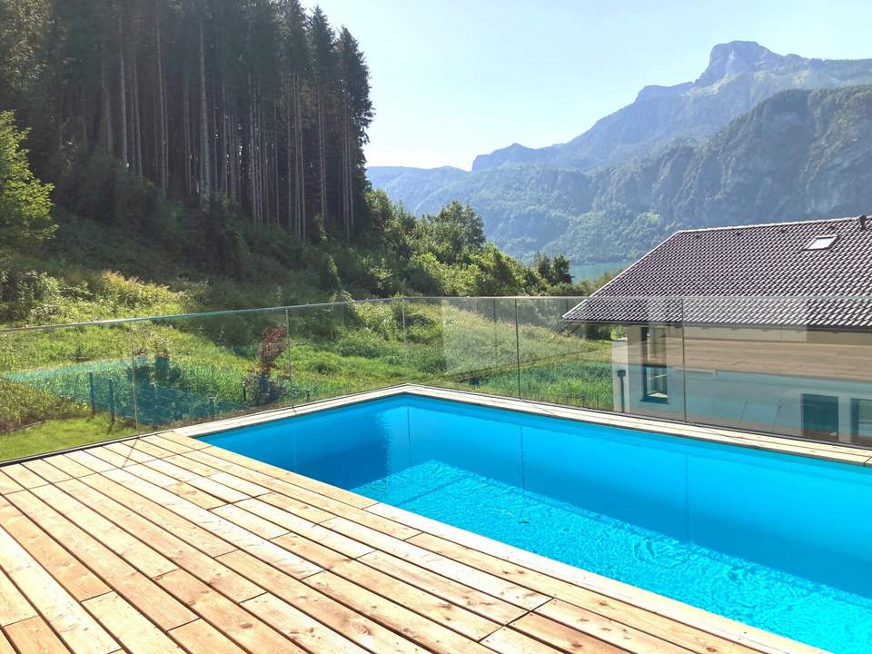 Luxuriöses 5-Zimmer-Einfamilienhaus mit Pool am Mondsee - Einzigartiger Seeblick und privater Badeplatz! PROVISIONSFREI