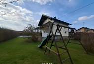 Einfamilienhaus mit Pool und großem Grundstück