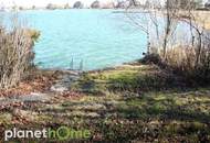 Direkt vom Garten in das kühlende Wasser eines Sees steigen!