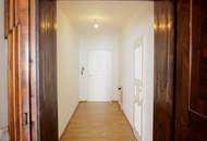 Elegante Loft-Wohnung mit Stuckdecken &amp; Intarsientüren