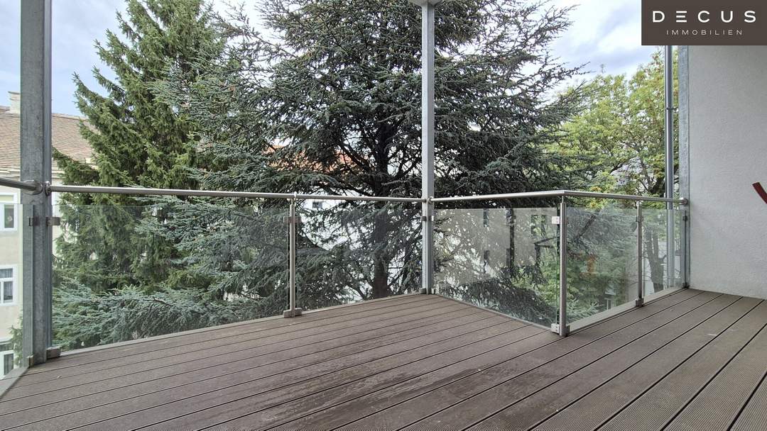 | GROSSER BALKON | GRÜNBLICK | U-BAHN NÄHE |