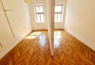 Das Haus trägt Smoking, die Wohnung wartet noch auf ihr Kleid! Renovierungsbedürftige Altbauwohnung mit toller Raumaufteilung + Traumhaft schönes Haus + Perfekte Infrastruktur und Anbindung! Jetzt zugreifen!