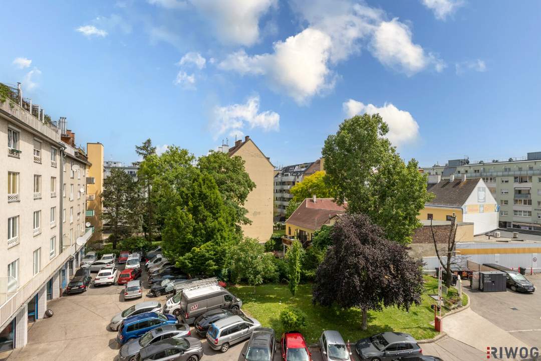 PROVISIONSFREI | Erstbezug nach Sanierung | 3-Zimmer Wohnung mit Loggia | Innenhof-Lage | Inkl. Küche mit Siemens Geräten