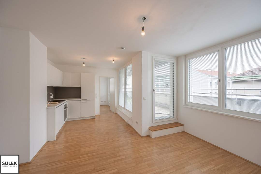 ab 1.11.26: praktisch aufgeteilte helle 2 Zimmer Dachgeschosswohnung mit Terrasse