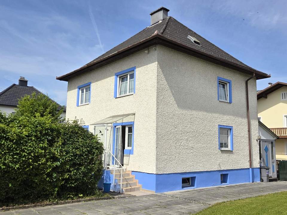 Charmantes Wohnhaus zum Renovieren mit 788 m² großem Grundstück in der begehrten Schlüsselhof-Siedlung