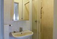 Kompakt Wohnen im großen Stil! Dachgeschosswohnung im obersten Liftstock einer Stadtvilla!