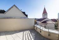 Wunderschöner Erstbezug! Lichtdurchflutete 4-Zimmer-Dachgeschoßwohnung | Tischlerküche | Zwei Bäder | Terrasse mit Weitblick und Privatsphäre