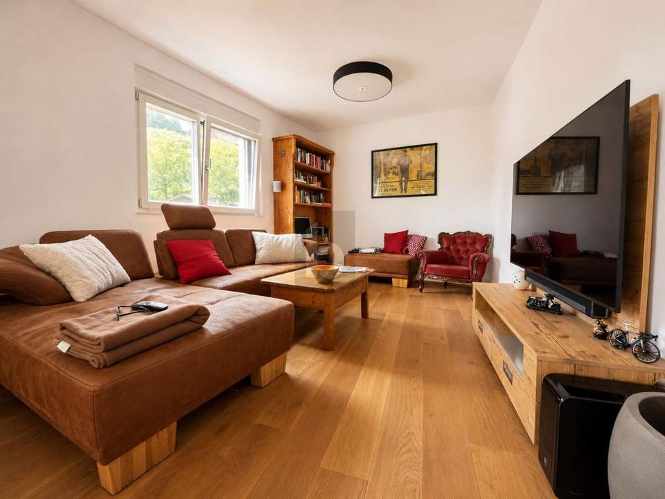 Preisreduktion! HELLE LOGGIA MIT VIEL SONNE UND PRIVATSPHÄRE, ZENTRAL GELEGEN
