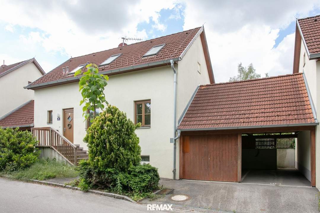 Reihenhaus mit großem Garten, Balkon und Keller in Hollenburg