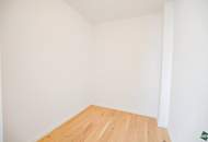 Erstbezug nach Sanierung: Schöne 2-Zimmer-Wohnung mit Top-Anbindung