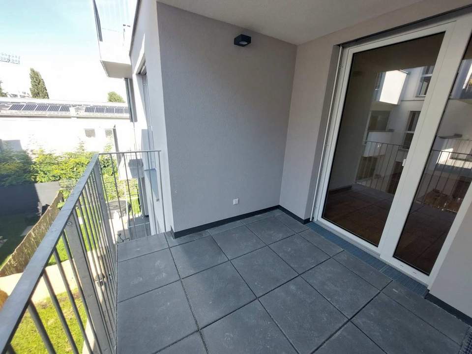 Moderne 2-Zimmer-Wohnung mit Loggia in der Koloniestraße!