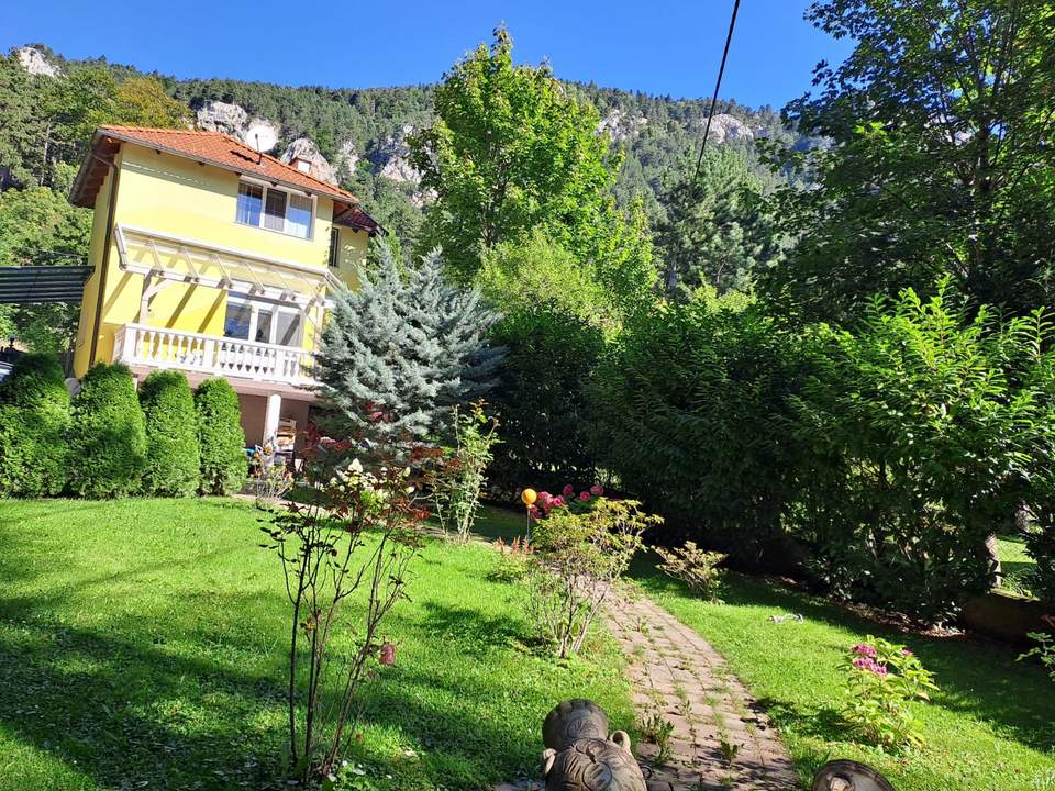 TOP LAGE zwischen Hohe Wand und Schneeberg: "Einmalige Immobilie"